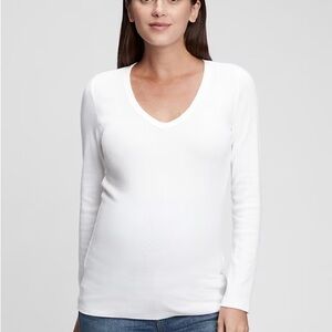 GAP Maternity Modern V-Neck T-Shirt